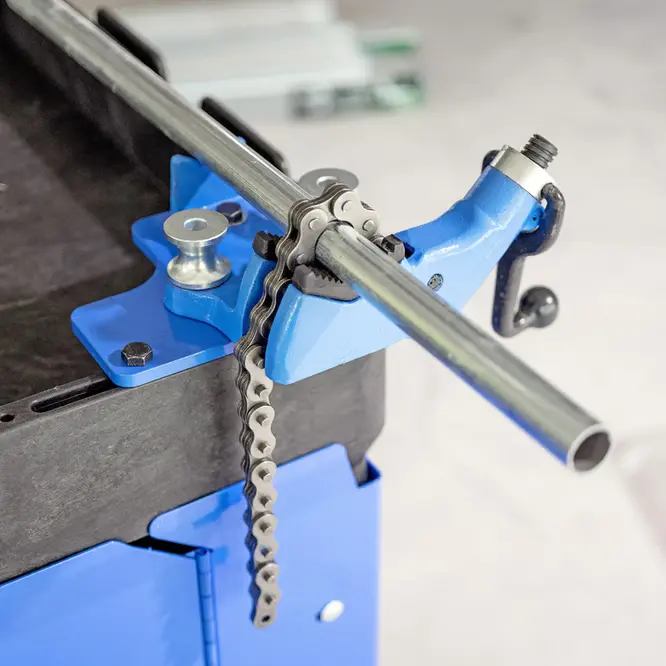 2.5-Inch Bench Chain Vise for 4426 Pro-Series Service Carts