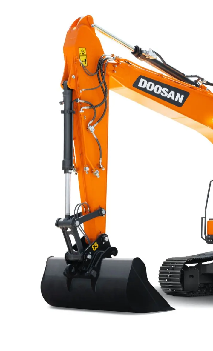 Doosan DX225LC Long-Reach Excavator – 50-Foot Boom Setup